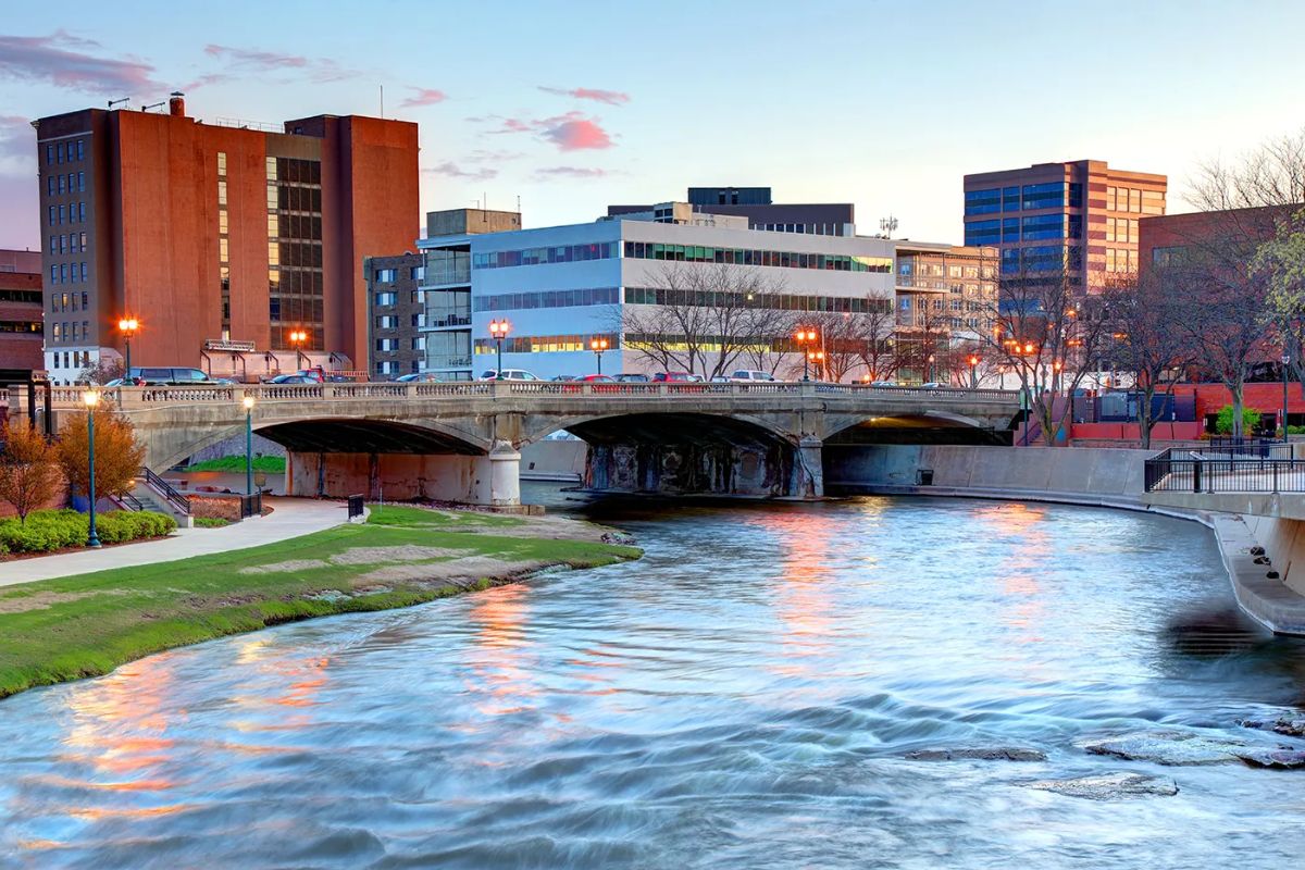 Top 8 Largest Cities In South Dakota 2023