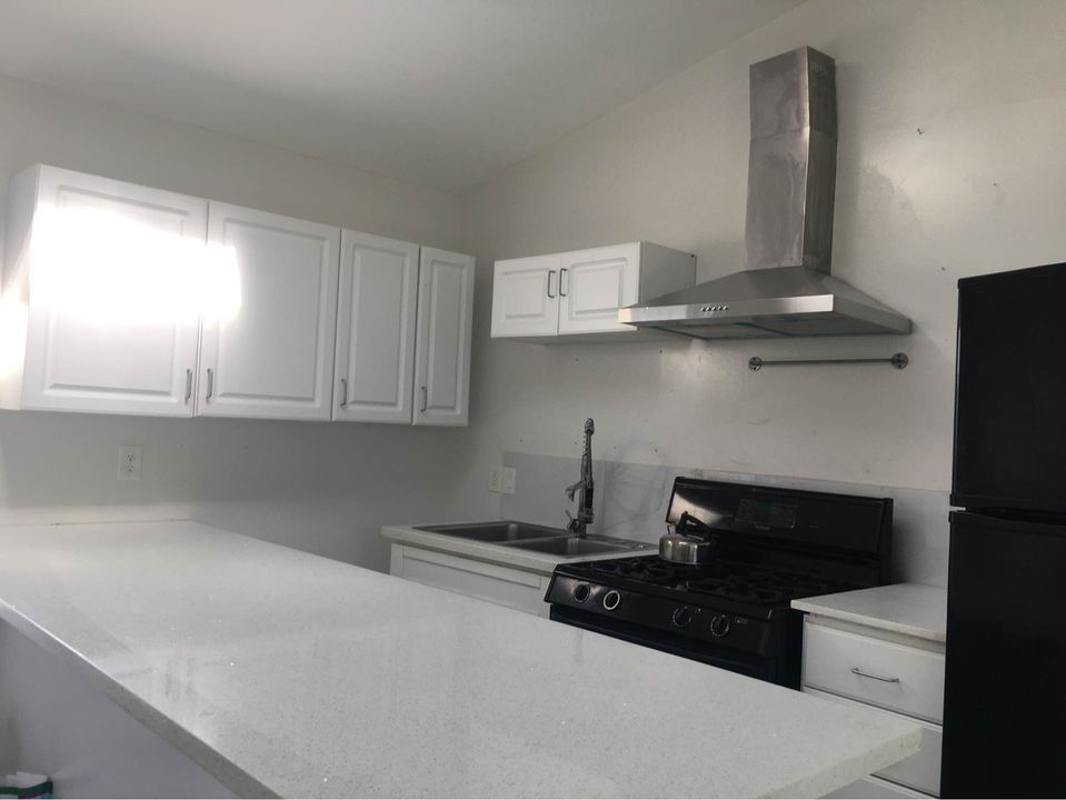 1 Bed 1 Bath - Townhouse photo'