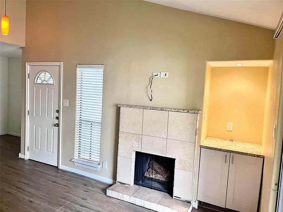 1 Bed 1 Bath - Townhouse photo'