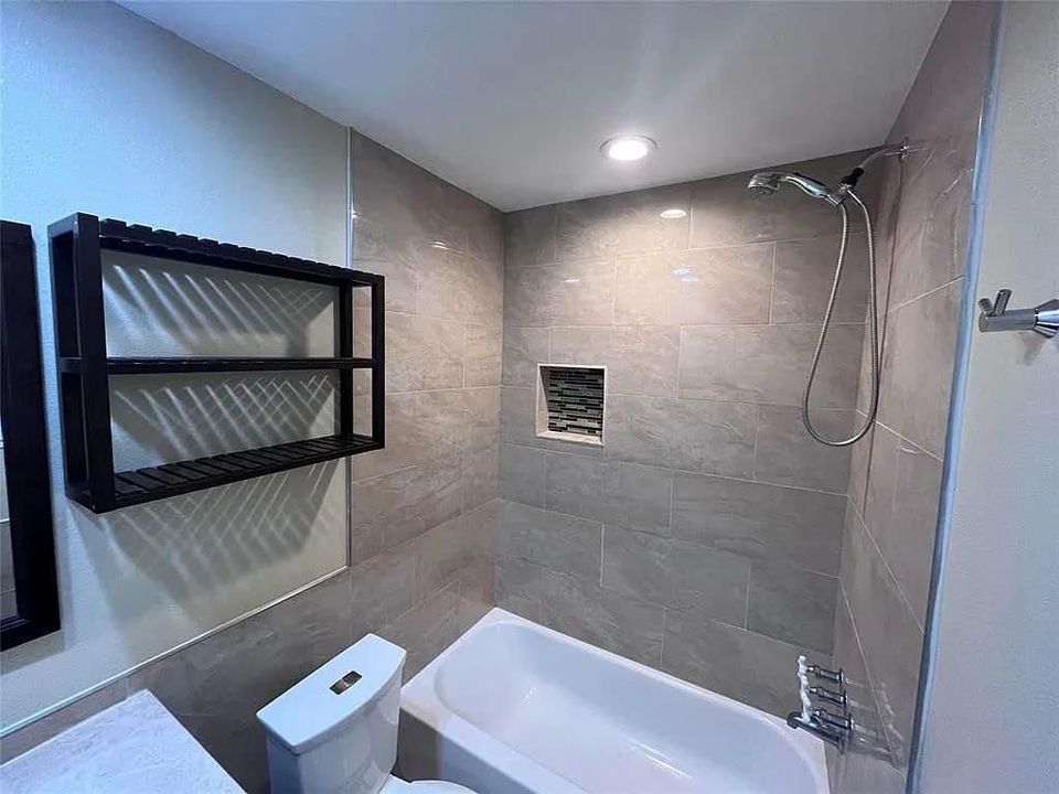 1 Bed 1 Bath - Townhouse photo'