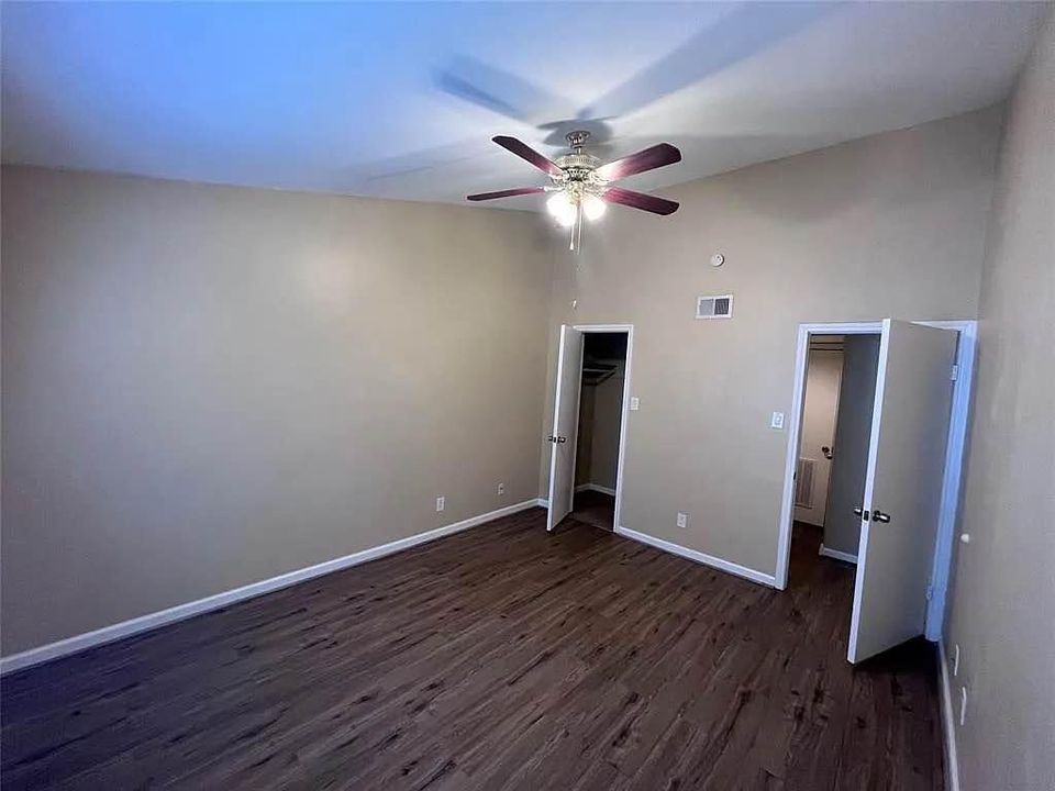 1 Bed 1 Bath - Townhouse photo'