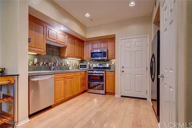 1 Bed 1 Bath - Townhouse photo'