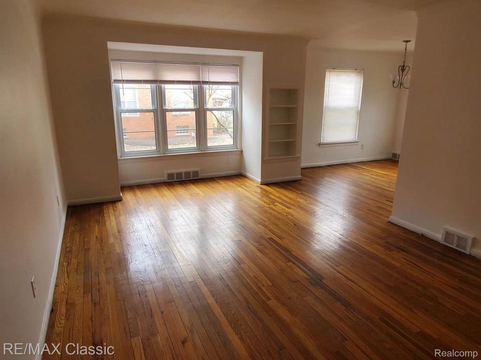 1 Bed 1 Bath - Townhouse photo'