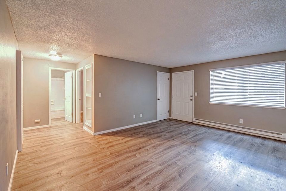 2 Beds 1 Bath Apartment