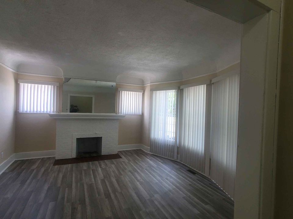 2 Beds 1 Bath - Apartment photo'