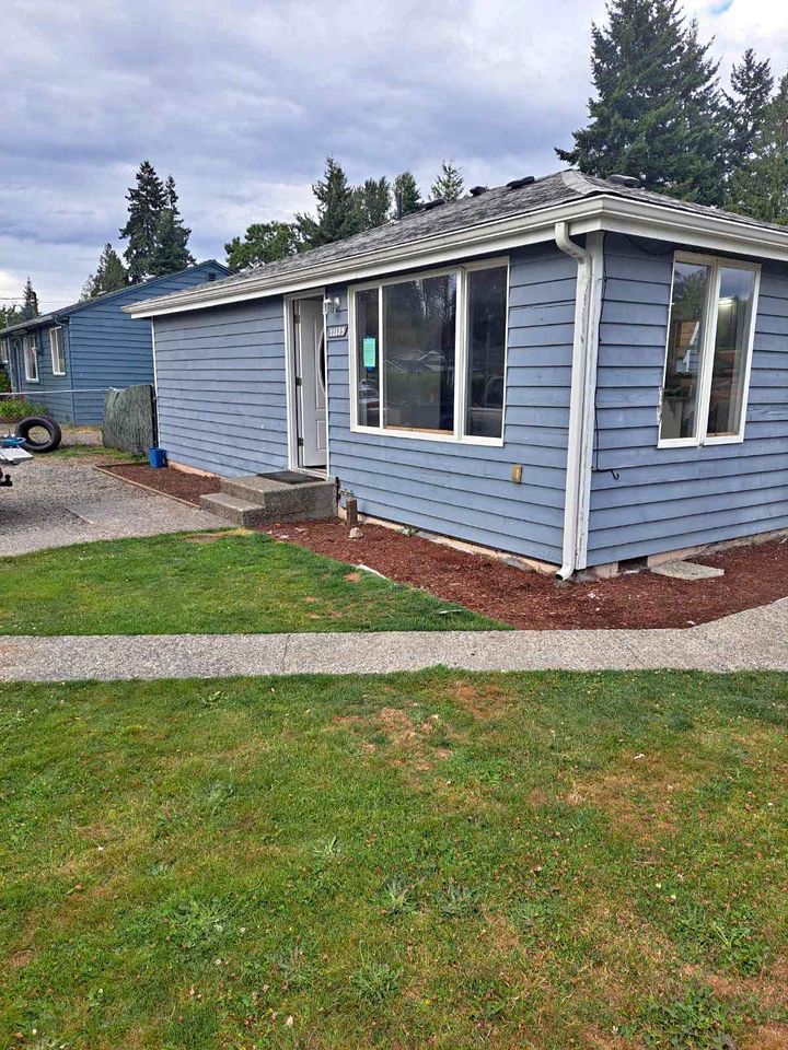 2 Beds 1 Bath - House