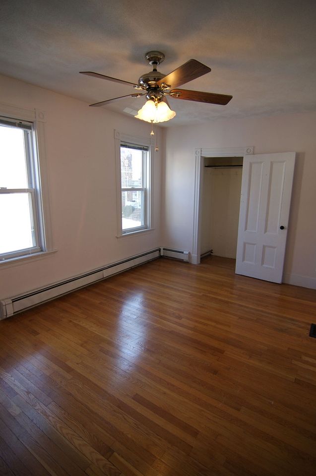 2 Beds 1 Bath House photo'