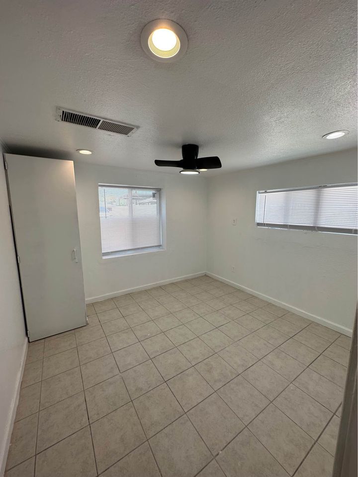 2 Beds 1 Bath - House photo'