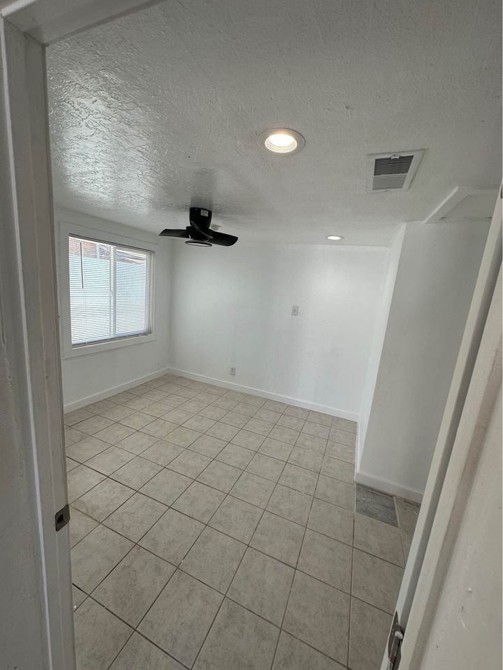 2 Beds 1 Bath - House photo'