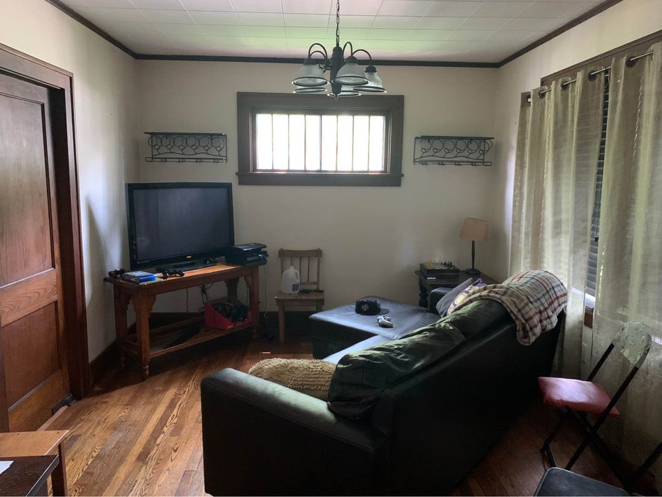 2 Beds 1 Bath - House photo'