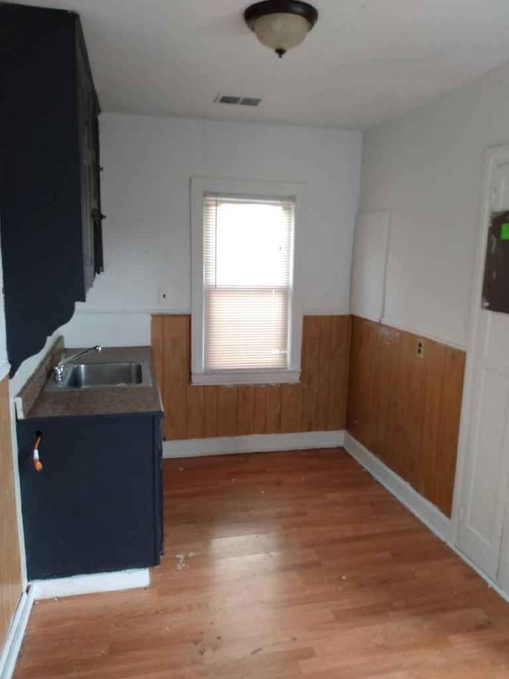 2 Beds 1 Bath - House photo'