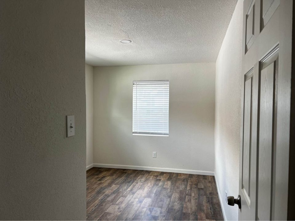 2 Beds 1 Bath - House photo'