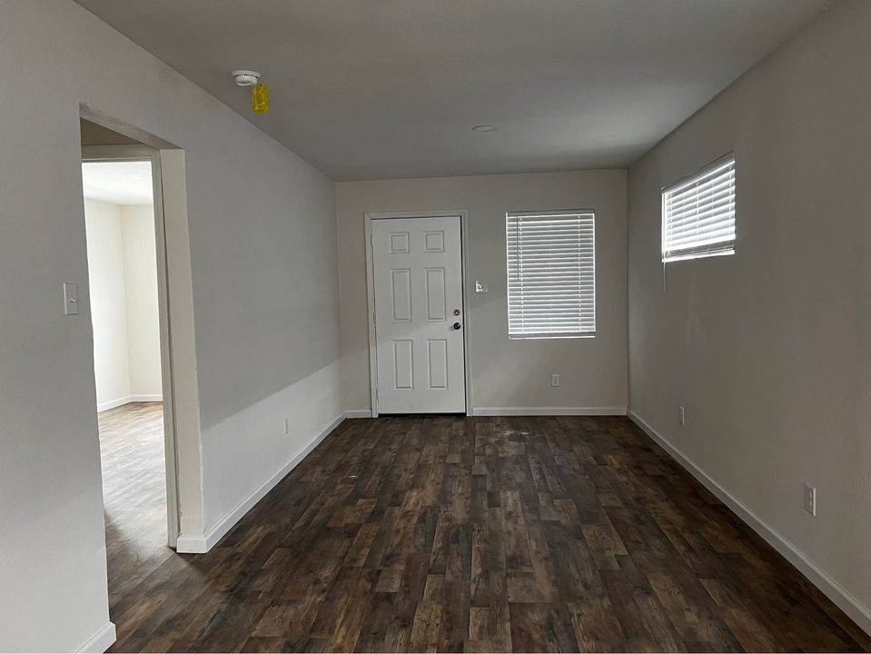 2 Beds 1 Bath - House photo'