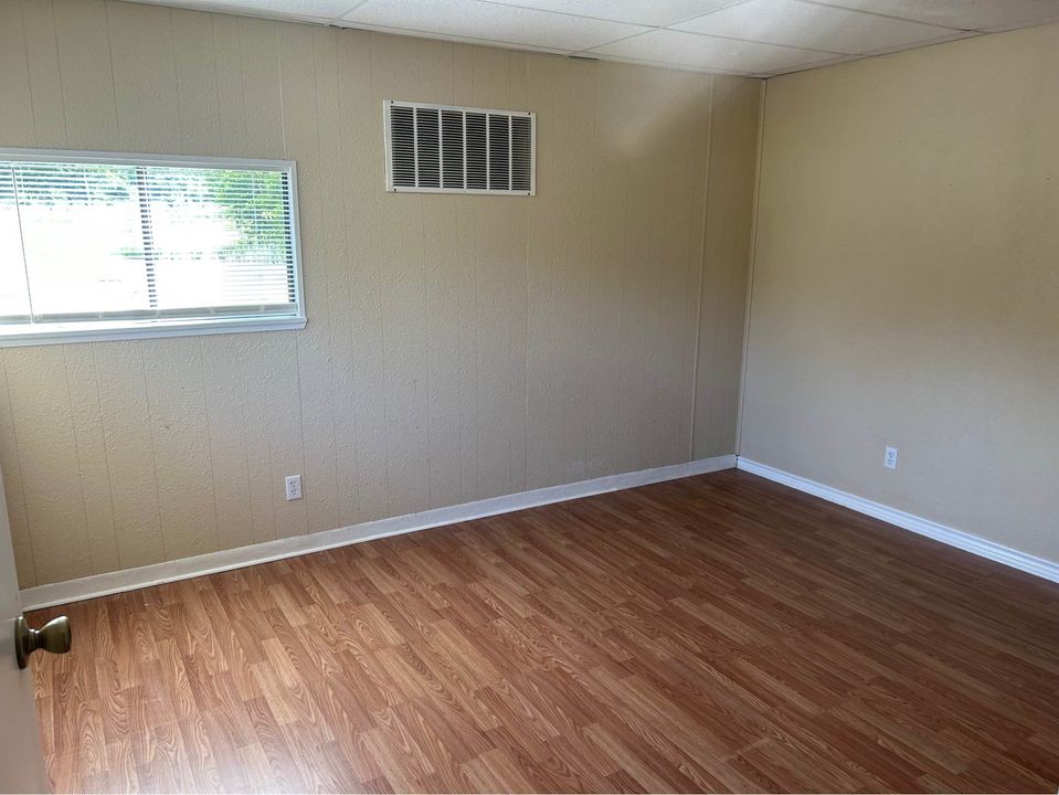 2 Beds 1 Bath - House photo'