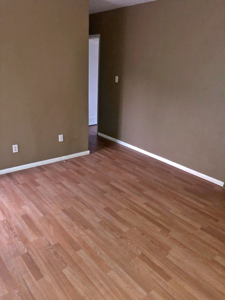 2 Beds 1 Bath Townhouse