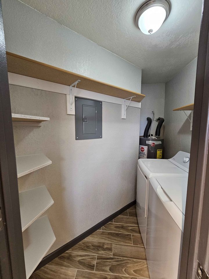 2 Beds 1 Bath - Townhouse photo'