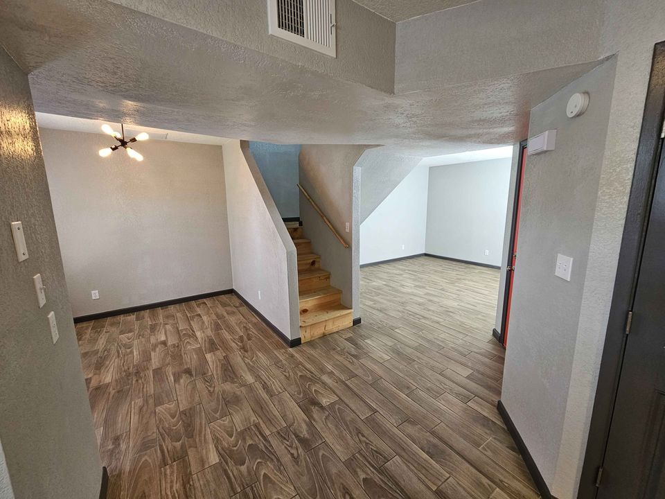 2 Beds 1 Bath - Townhouse photo'