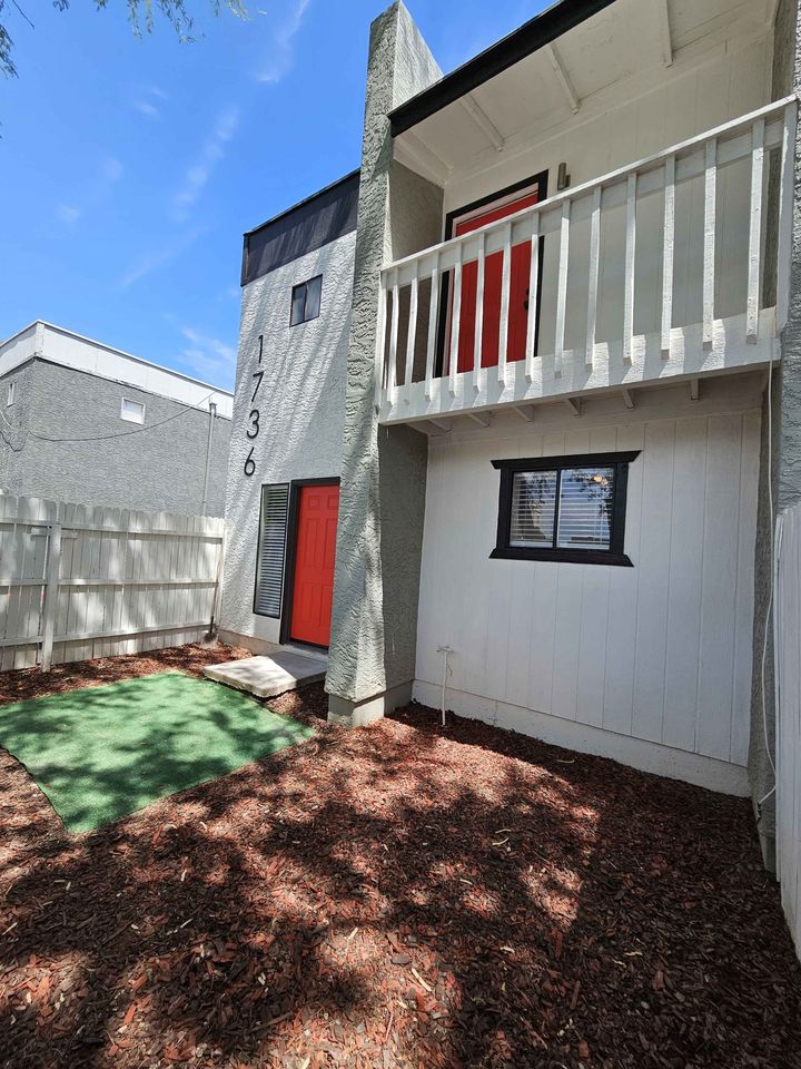 2 Beds 1 Bath - Townhouse photo'