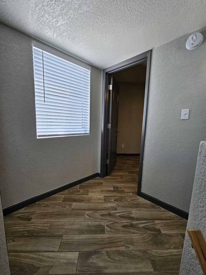 2 Beds 1 Bath - Townhouse photo'