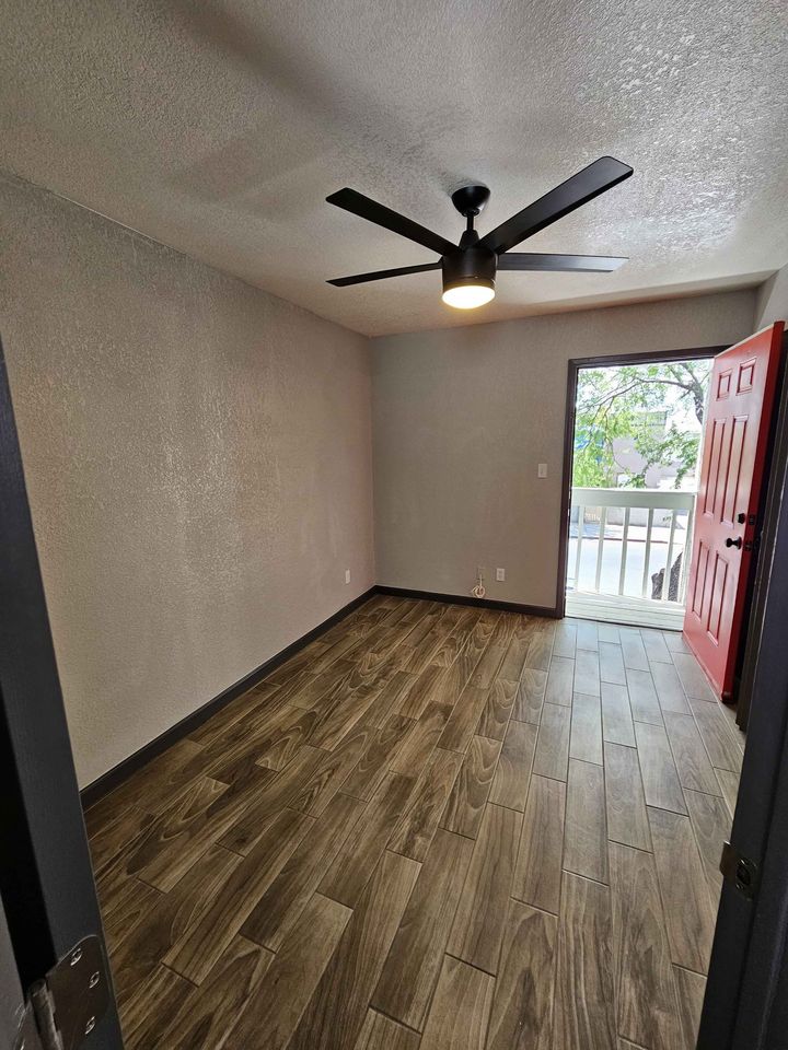 2 Beds 1 Bath - Townhouse photo'