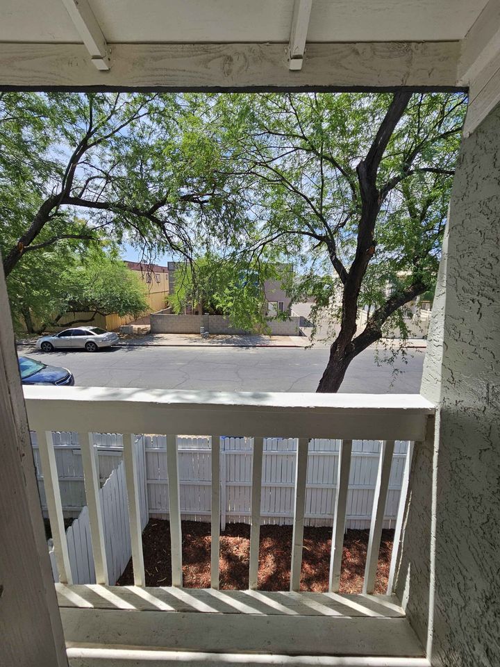 2 Beds 1 Bath - Townhouse photo'