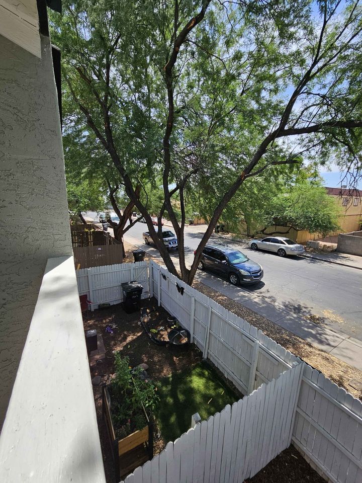 2 Beds 1 Bath - Townhouse photo'