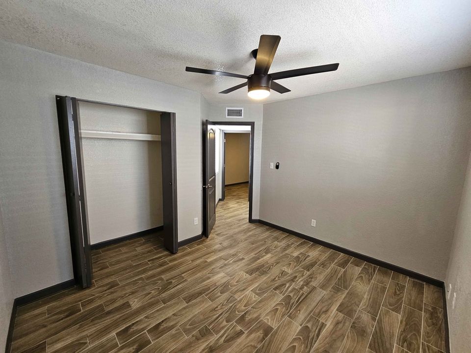 2 Beds 1 Bath - Townhouse photo'