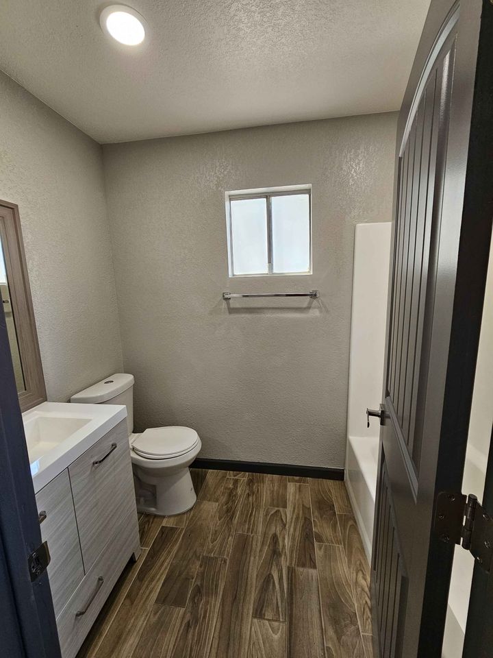 2 Beds 1 Bath - Townhouse photo'