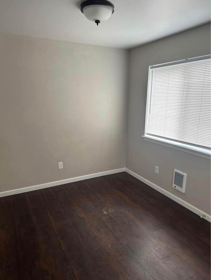 2 Beds 1 Bath - Townhouse photo'