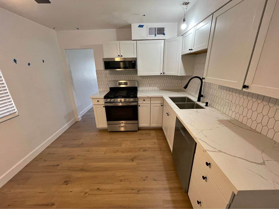 2 Beds 1 Bath - Townhouse