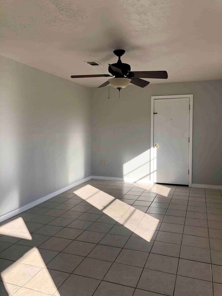 3 Beds 1 Bath - House