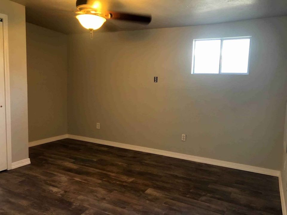 3 Beds 1 Bath - House photo'