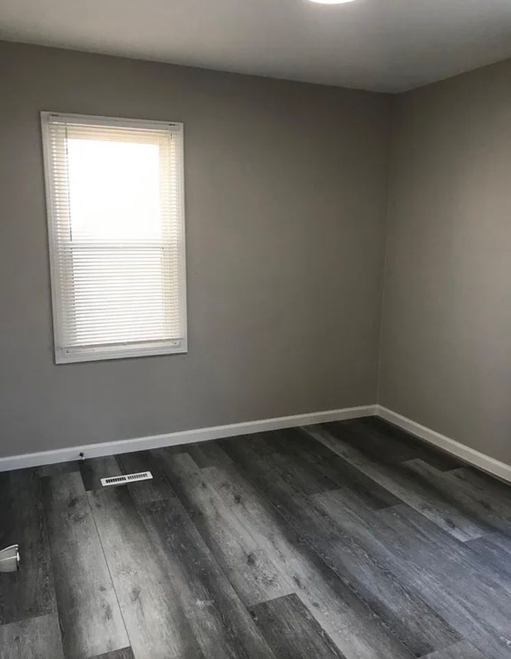 3 Beds 1 Bath - House photo'