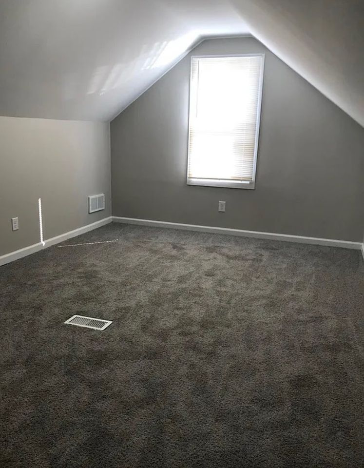 3 Beds 1 Bath - House photo'