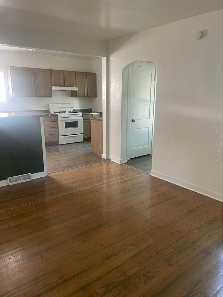 3 Beds 1 Bath - House photo'