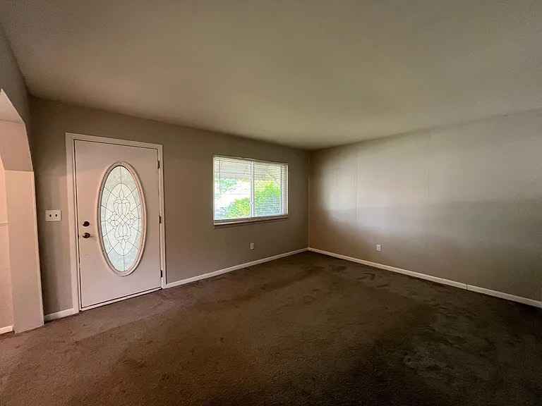 3 Beds 1 Bath - House photo'