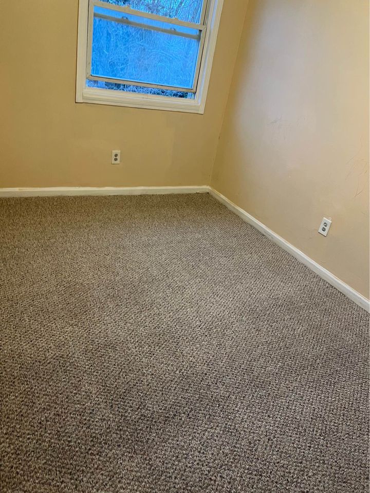 3 Beds 1 Bath Townhouse photo'