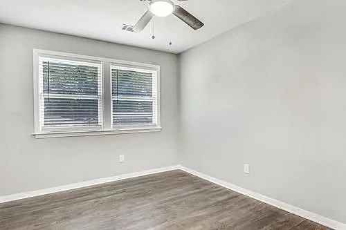 3 Beds 2 Baths - House - 12