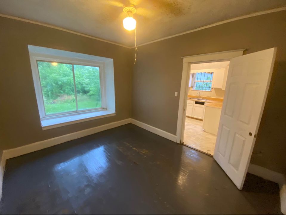 4 Beds 1 Bath - House photo'