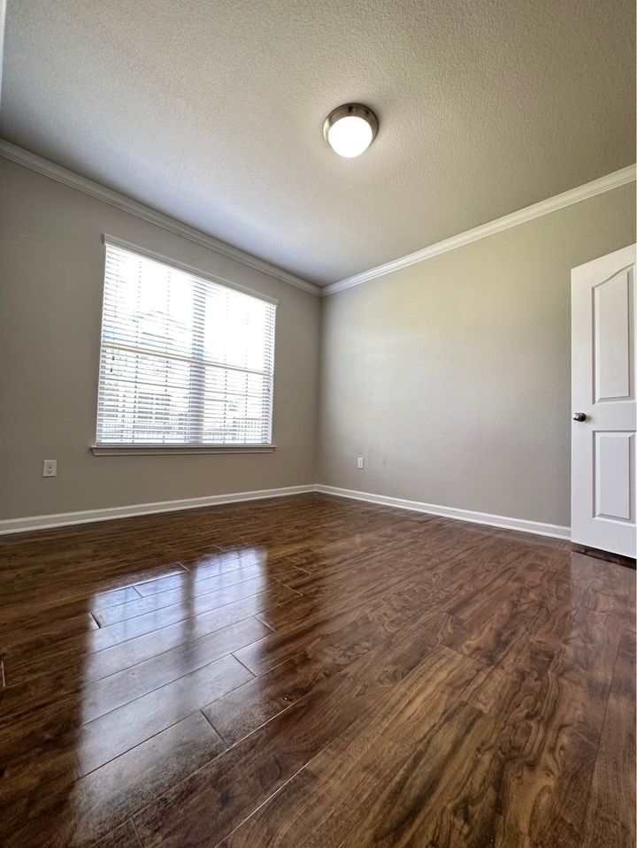 1 Bed 1 Bath - Townhouse photo'