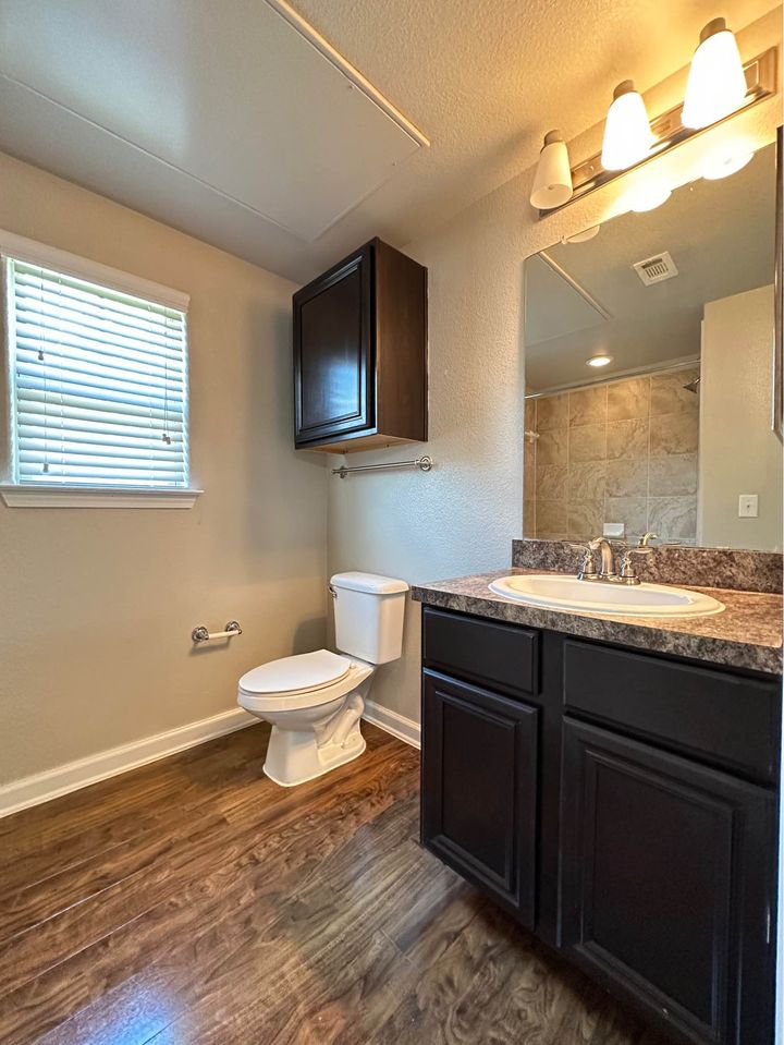 1 Bed 1 Bath - Townhouse photo'