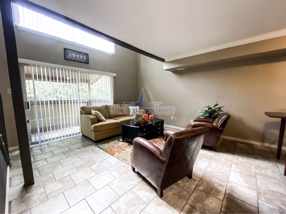 1 Bed 1 Bath - Townhouse photo'