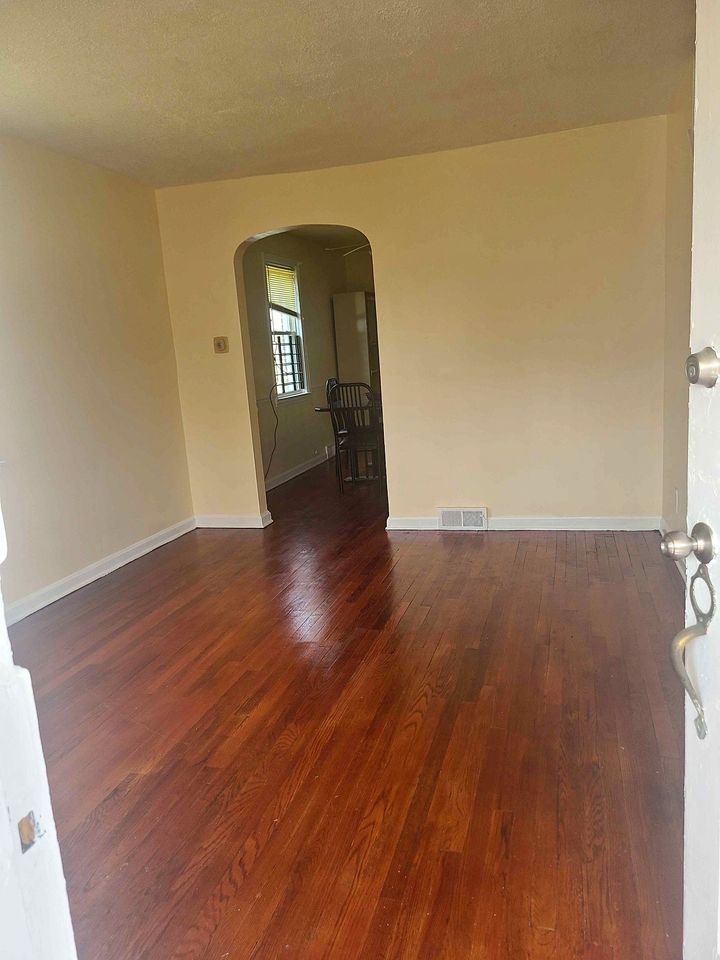 2 Beds 1 Bath - Townhouse