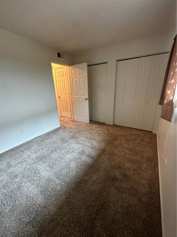 2 Beds 1 Bath - Townhouse photo'