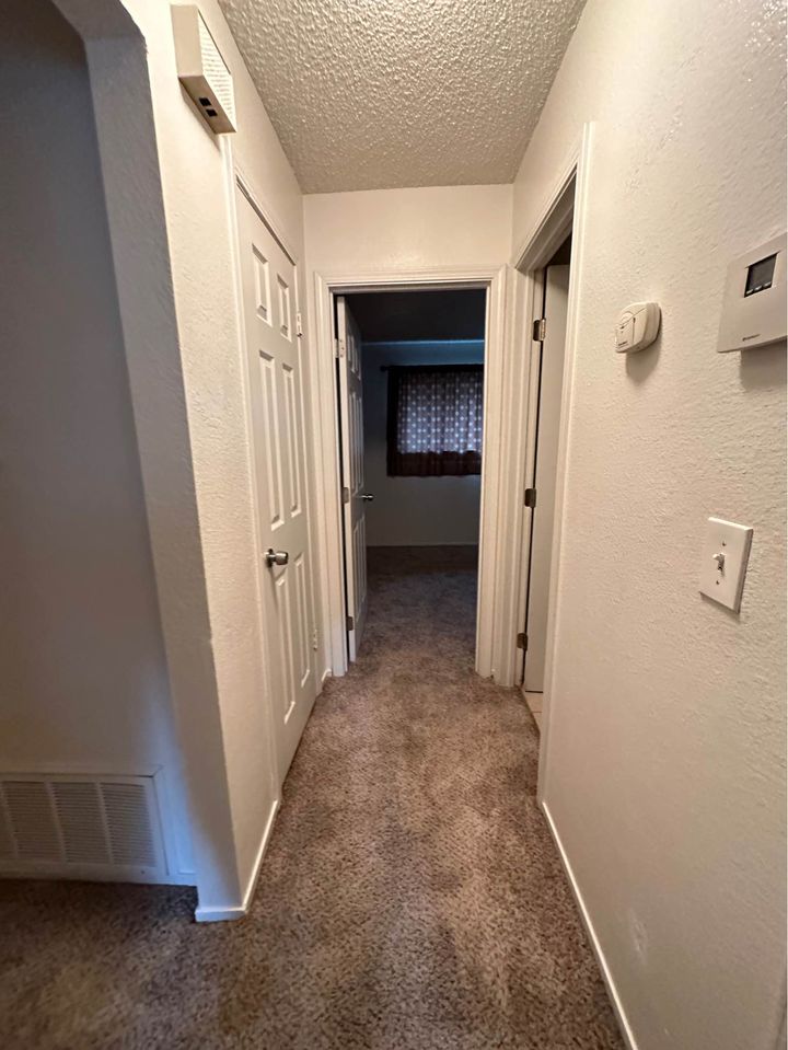 2 Beds 1 Bath - Townhouse photo'