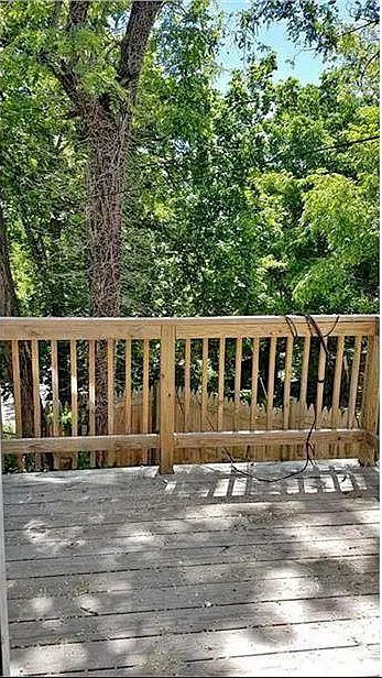 3 Beds 1 Bath Townhouse