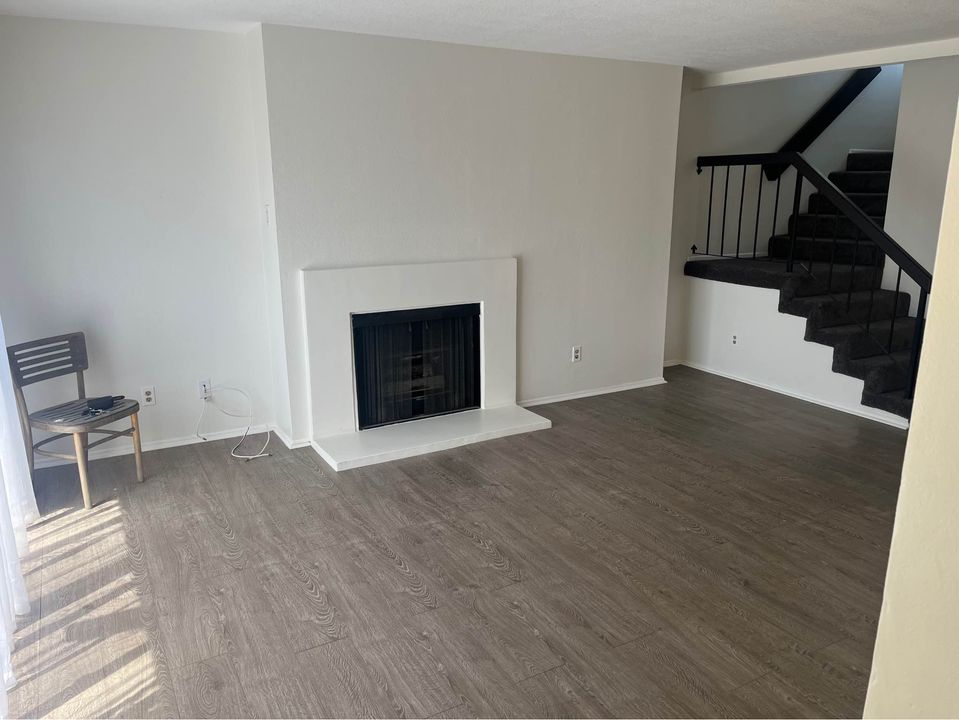 2 Beds 1.5 Baths - Townhouse - 10