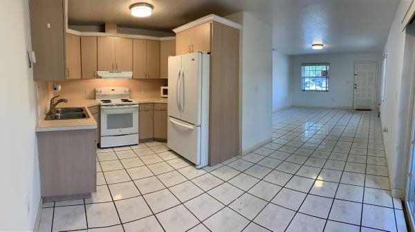 2 Beds 1 Bath Townhouse photo'