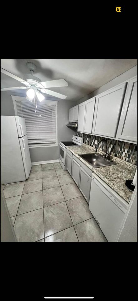 3 Beds 1 Bath - House photo'