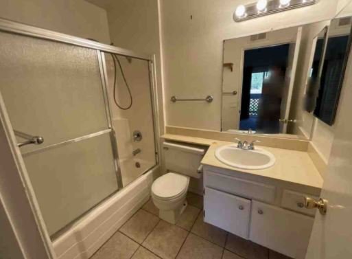 1 Bed 1.5 Baths Townhouse - 8